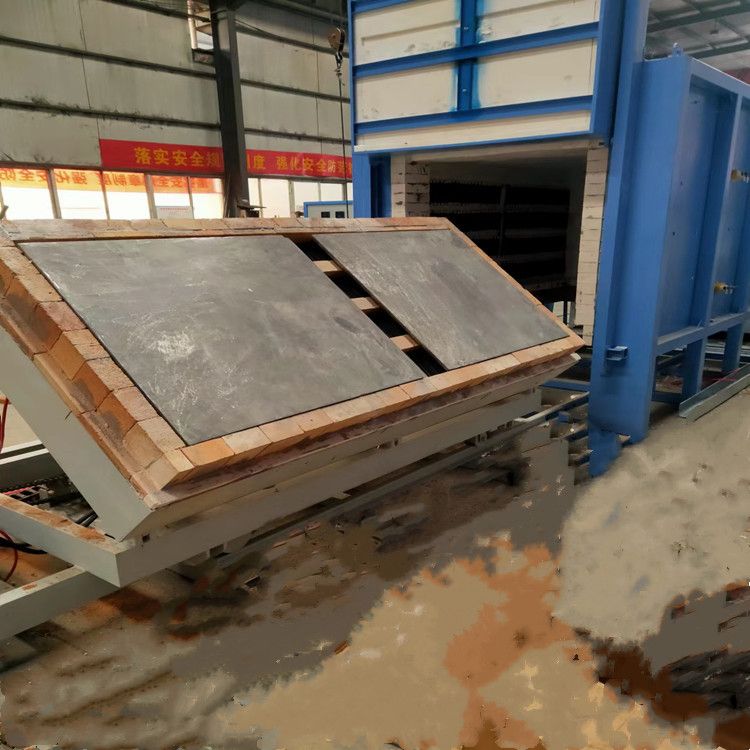 爐底傾斜翻轉(zhuǎn)臺車爐